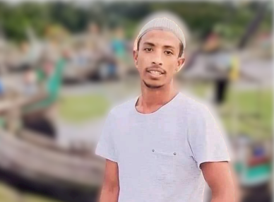 পুলিশের ধাওয়া খেয়ে গাছের সাথে ধাক্কা, প্রাণ গেল যুবলীগ কর্মির