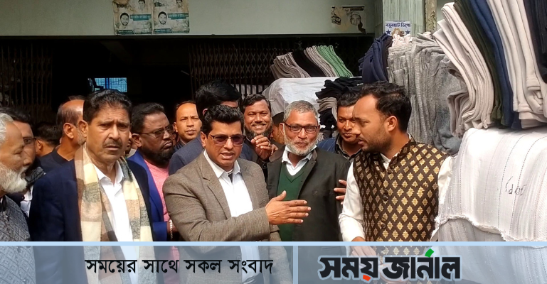 কবিরহাটে সেতুমন্ত্রীর ১২হাজার শীতবস্ত্র বিতরণ
