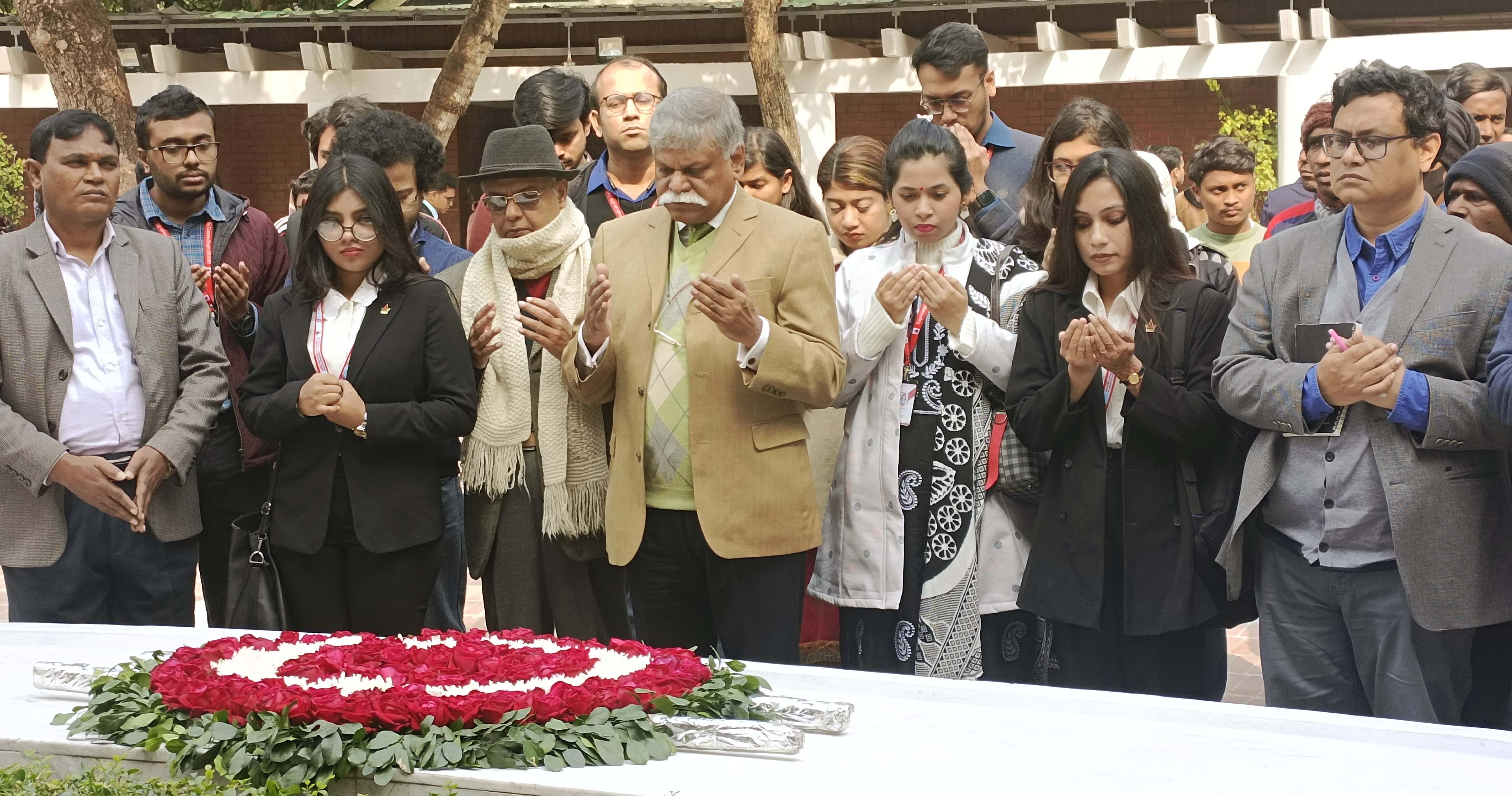 টুঙ্গিপাড়ায় তৃণমূল জনগোষ্ঠীর সাথে এলকপের মত বিনিময়