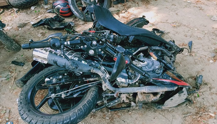 ফরিদপুরে বাসচাপায় একই পরিবারের ৩ জন নিহত