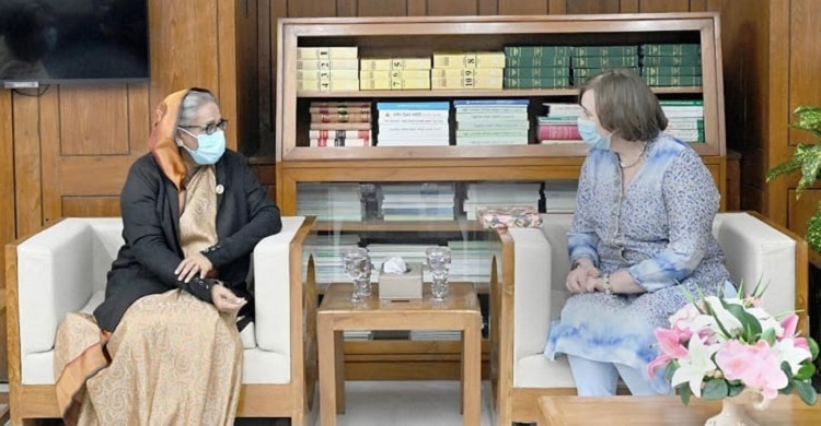 নারীদের সঙ্গে নিয়েই উন্নত বাংলাদেশের দিকে এগিয়ে যাবো