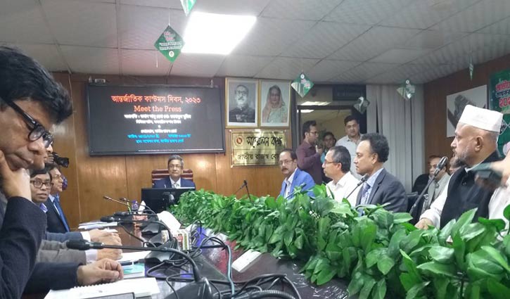 ‘সাধারণ মানুষের সুবিধার্থে কিছু পণ্যের আমদানি শুল্ক কমিয়েছি’