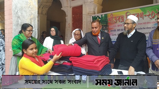 নাটোরে অস্বচ্ছল শীতার্তদের পাশে দাড়ালো স্বচ্ছল সহপাঠীরা