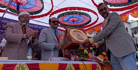 মোরেলগঞ্জে এমপি মিলনকে সংবর্ধণা