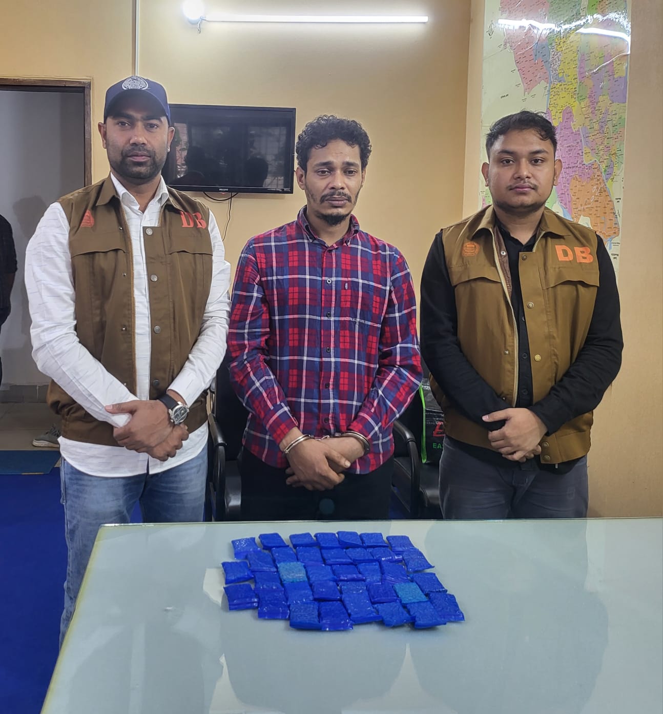 ৭ হাজার পিচ ইয়াবাসহ মাদক সম্রাট গ্রেপ্তার