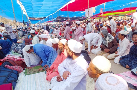 দিনাজপুরে তাবলীগ জামাতের ইজতেমায় জুমার নামাজের জামাত