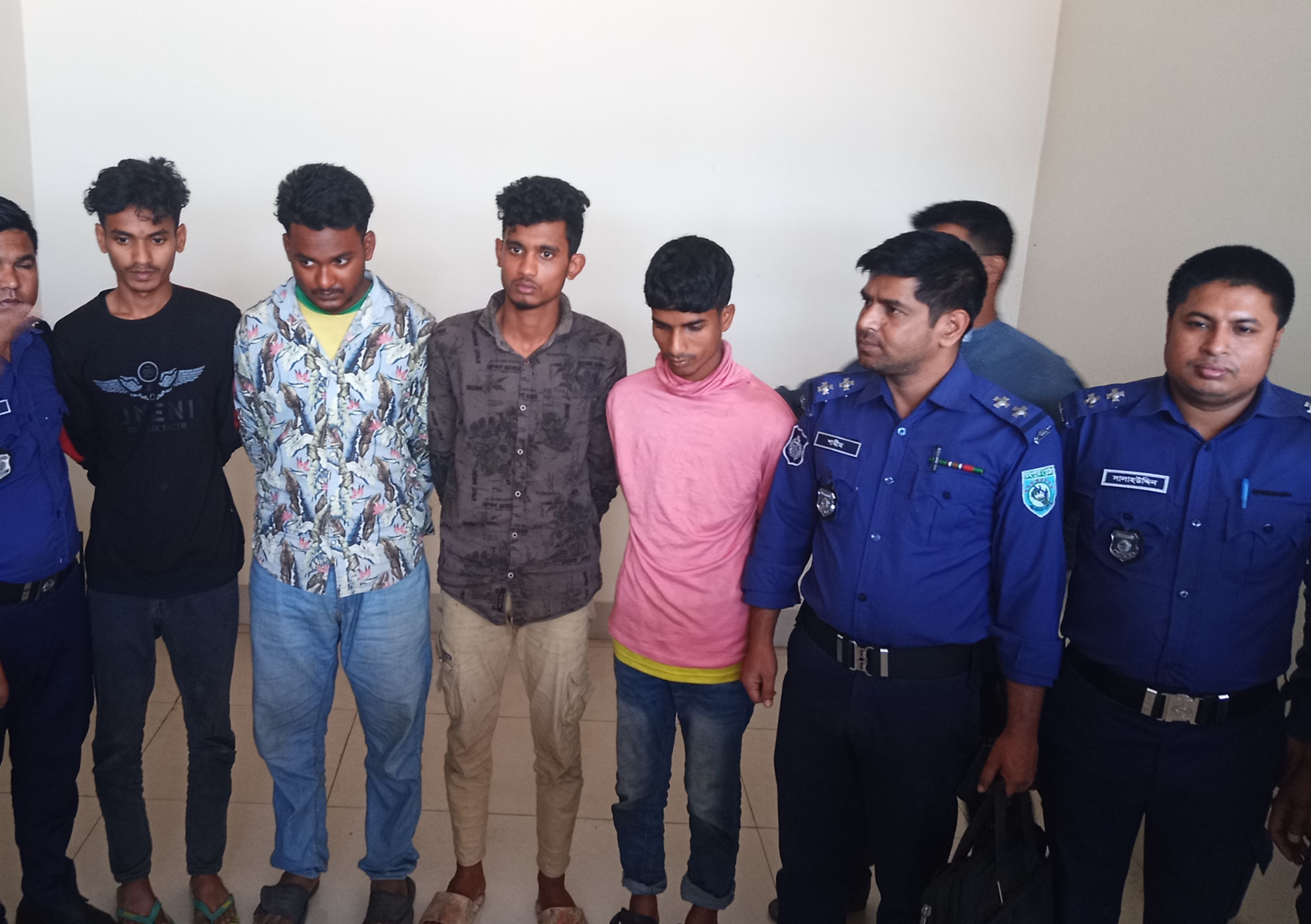 দিনাজপুরে কলেজ ছাত্র বিপুল হত্যার মূল হোতাসহ ৪ জন গ্রেফতার