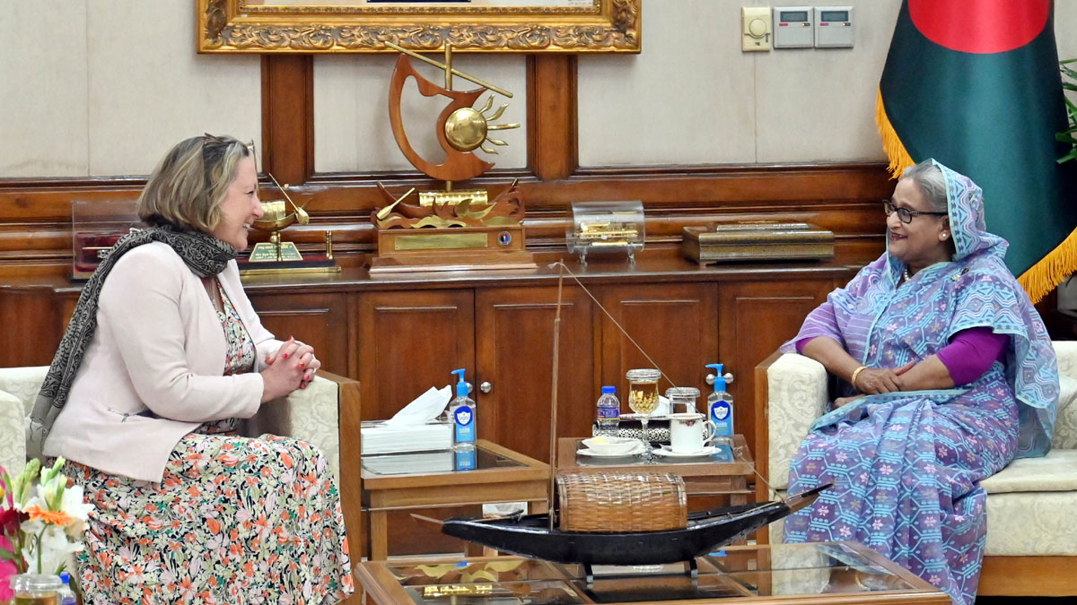 নির্বাচন পরিচালনার জন্য ইসি সম্পূর্ণ স্বাধীন: প্রধানমন্ত্রী