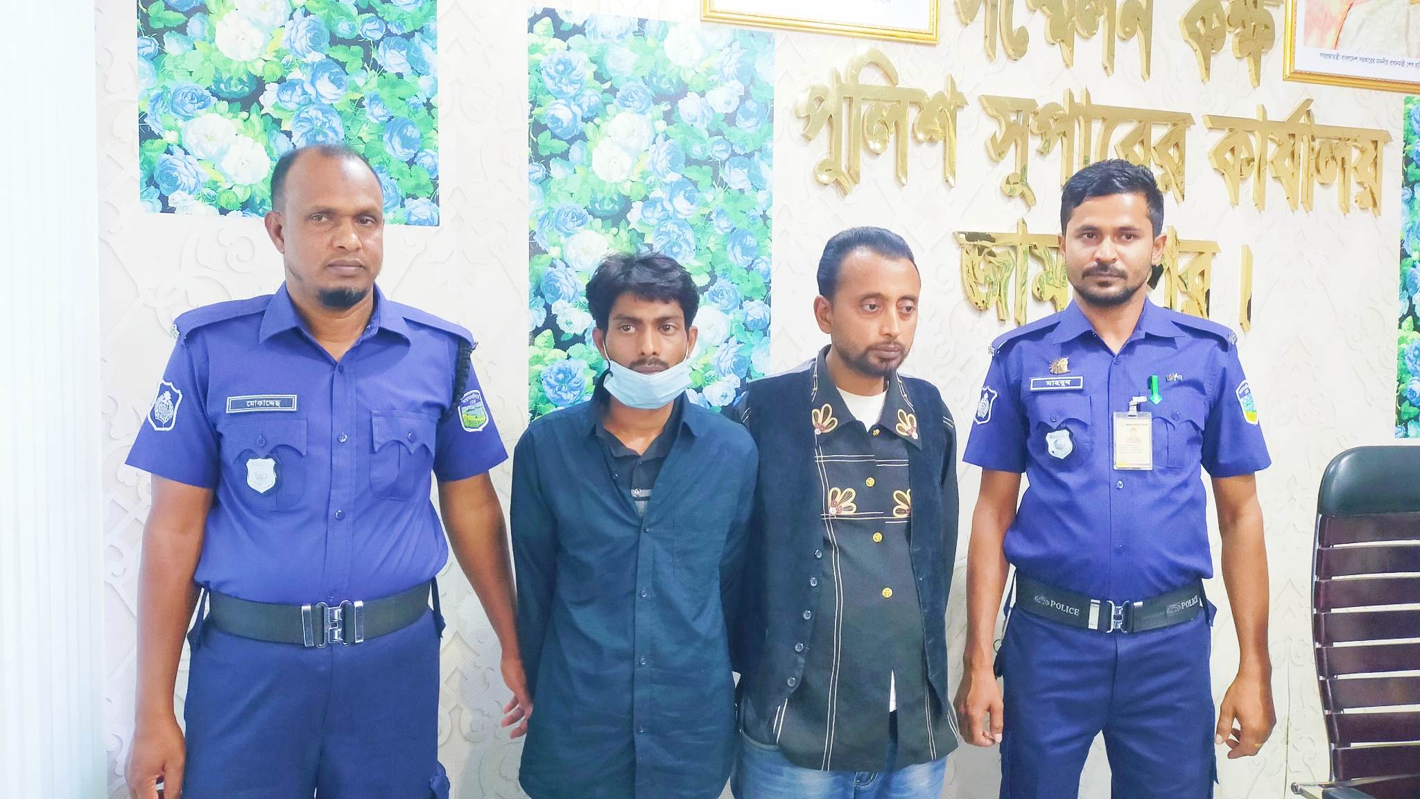 জামালপুরে সাংবাদিক পরিচয়ে প্রতারণা, দুই যুবক গ্রেফতার