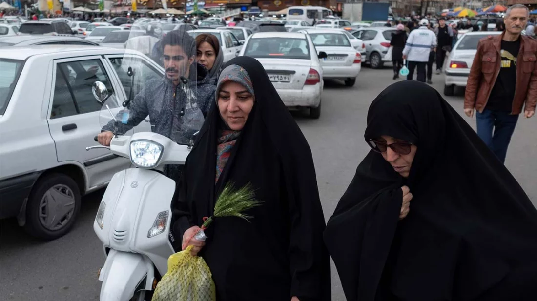 পোশাক আইন অমান্যকারী নারীদের খুঁজতে ইরানে স্মার্ট ক্যামেরা