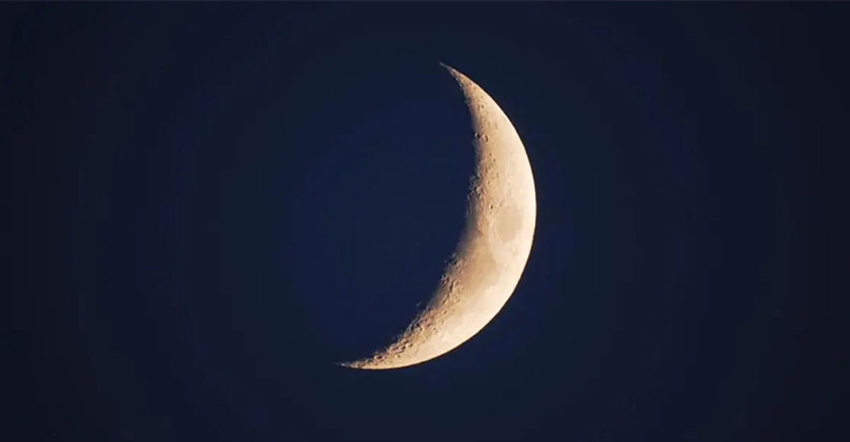 ঈদের চাঁদ: আবহাওয়া দপ্তরের বক্তব্য নিয়ে যা বললো ইসলামিক ফাউন্ডেশন