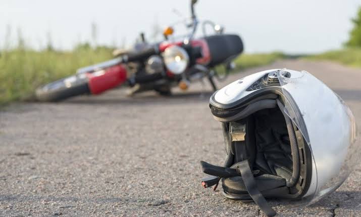 বাইক দুর্ঘটনায় বান্ধবীর মৃত্যুর পর বন্ধুর ‘আত্মহত্যা’