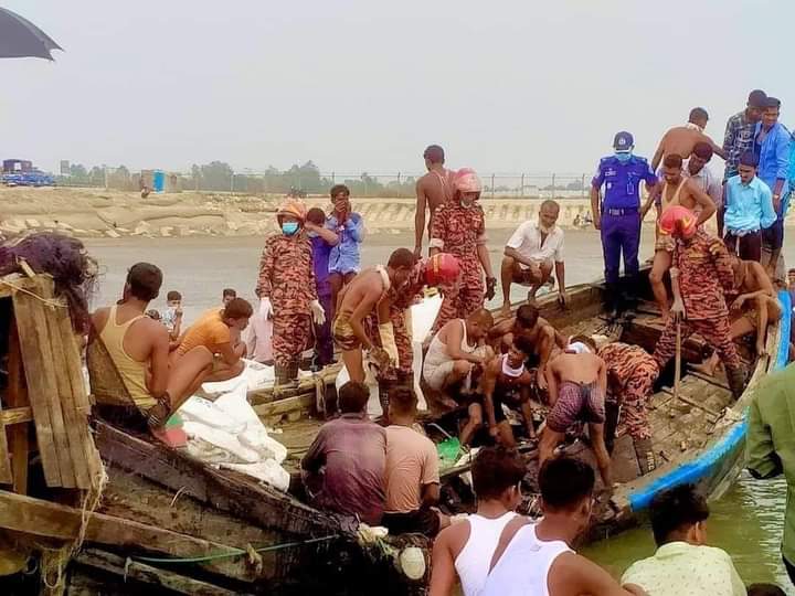 কক্সবাজারে ১০ জেলের মৃতদেহ উদ্ধার