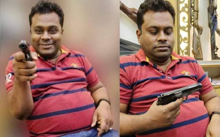 ফরিদপুরে অস্ত্র হাতে ভাইরাল মৎস্যজীবী লীগের সেই নেতা বহিষ্কার