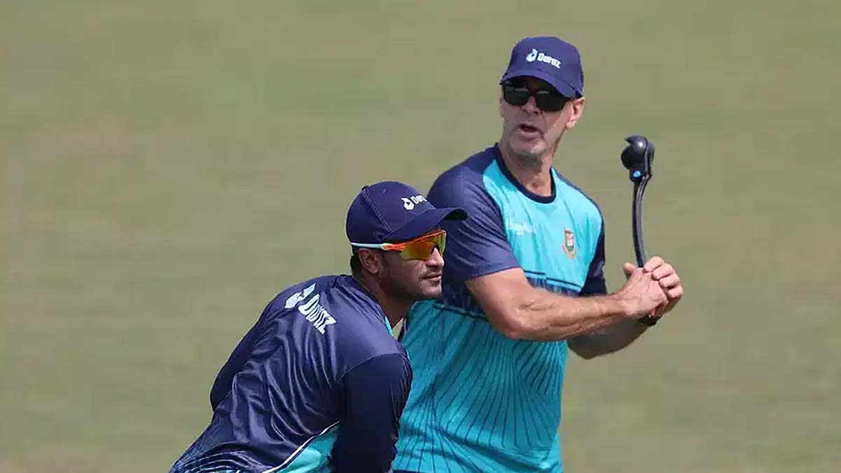 জাতীয় দলের ব্যাটিং কোচ থাকছেন না জেমি সিডন্স