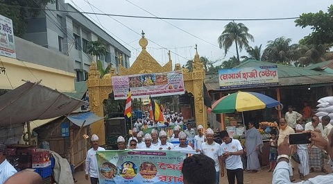 রামুতে বর্নাঢ্য আয়োজনে শুভ বুদ্ধ পূর্ণিমা উদযাপন