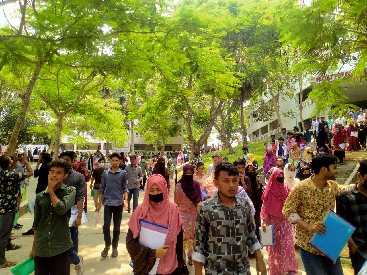 কুবিতে গুচ্ছ পদ্ধতির 'এ' ইউনিটের ভর্তি পরীক্ষা সম্পন্ন