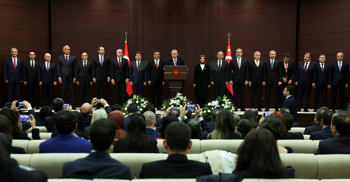 বড় পরিবর্তন এনে নতুন মন্ত্রিসভা ঘোষণা করলেন এরদোয়ান