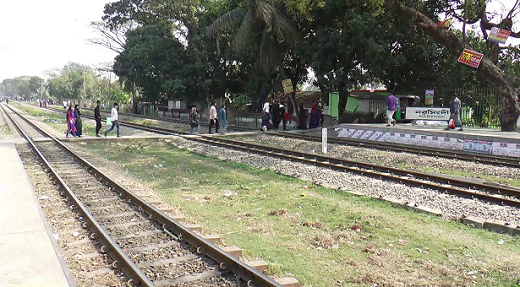 নরসিংদীতে  ট্রেনে কাটাপড়ে আ’লীগ নেতাসহ ২ জন নিহত