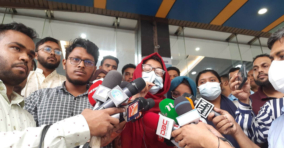 সেন্ট্রাল হাসপাতাল ঘেরাওয়ের ঘোষণা আঁখির সহপাঠীদের