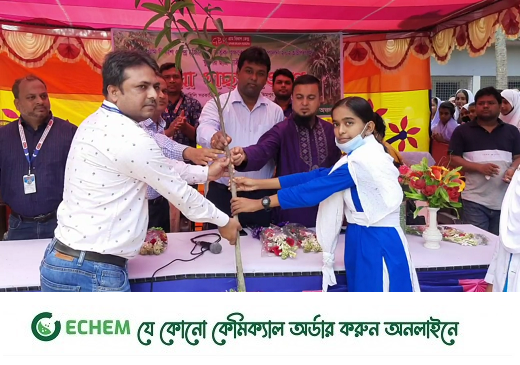 হিলিতে ছাত্র-ছাত্রীদের মাঝে  ৯শ ফলজ গাছের চারা বিতরণ