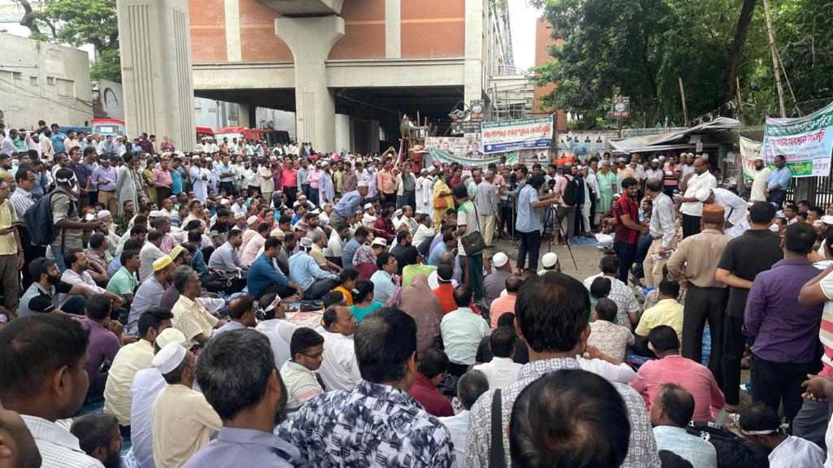 ৯ম দিনেও রাজপথে অবস্থান: মাউশির চিঠিতে আরও ক্ষুব্ধ শিক্ষকরা