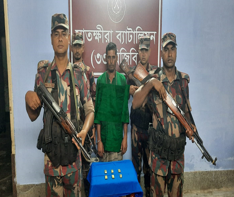 সাতক্ষীরায় পুলিশ ও বিজিবি’র পৃথক অভিযানে