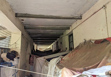 তিন বছর ধরে নতুন বরাদ্দ নেই, তবুও বারান্দায় শিক্ষার্থীরা