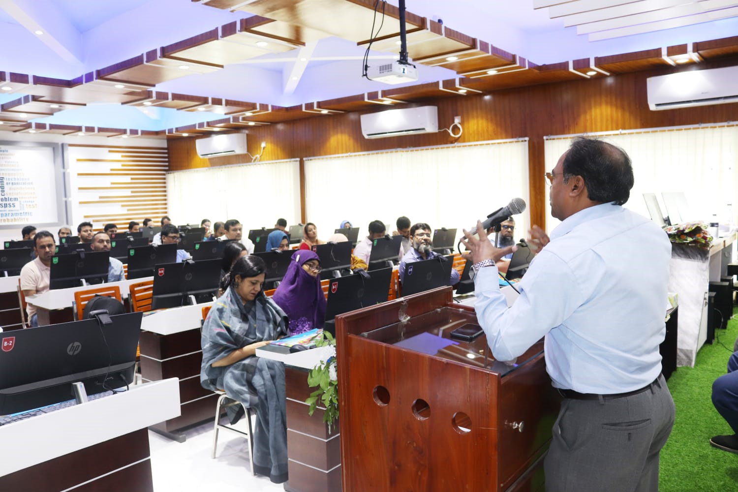 খুবিতে গুণগত গবেষণা বিষয়ক কর্মশালা অনুষ্ঠিত