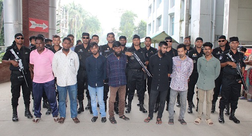 ময়মনসিংহ মেডিকেল থেকে ৭ দালাল আটক