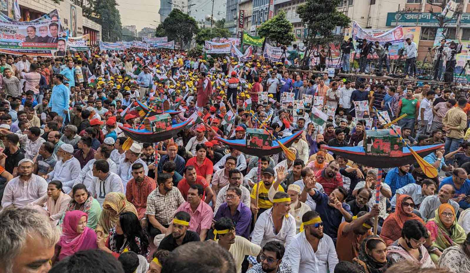 বায়তুল মোকাররমে আ.লীগের সমাবেশ চলছে
