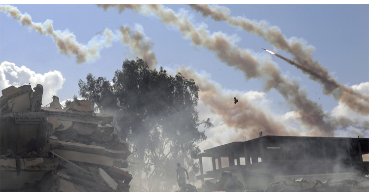 লেবানন থেকে ইসরায়েলে বৃষ্টির মতো রকেট হামলা