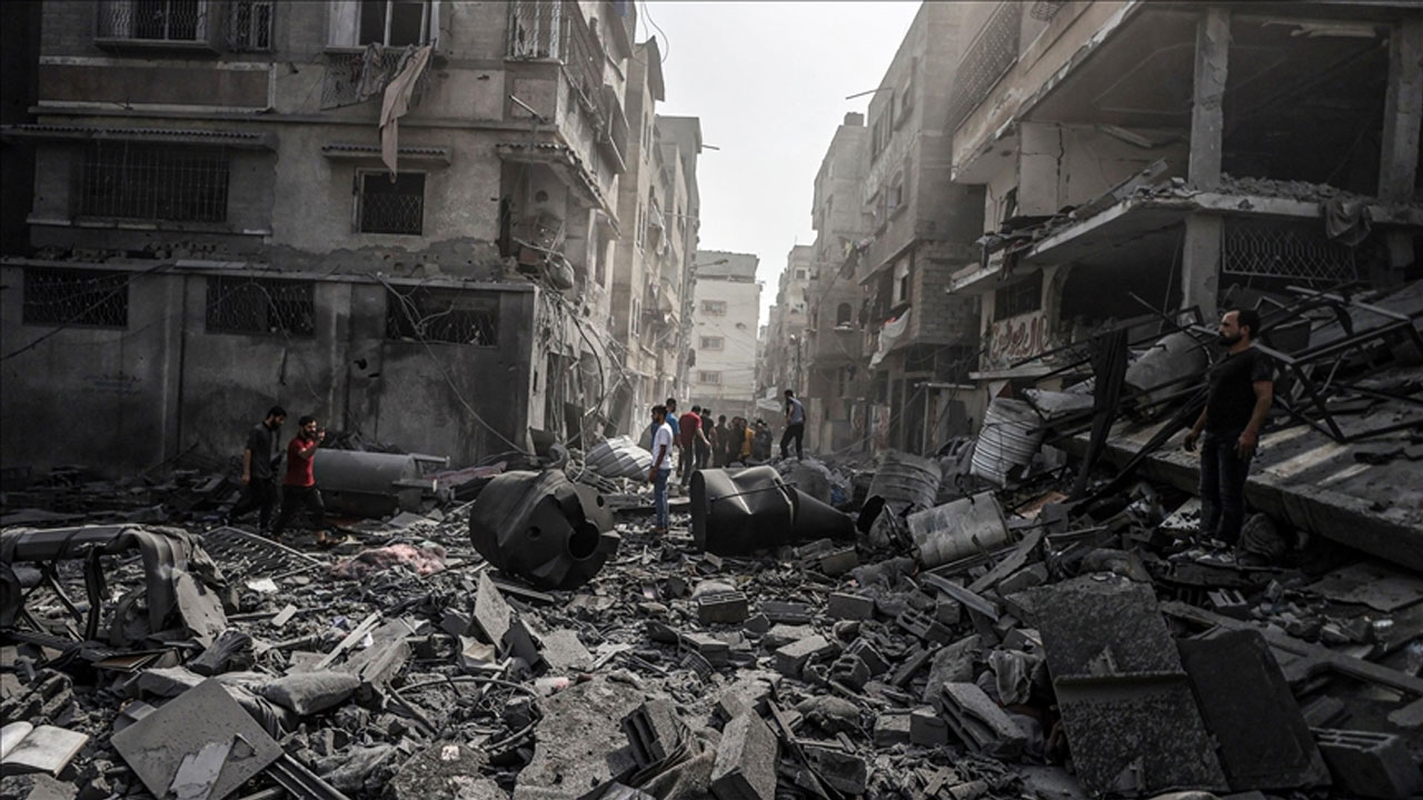 গাজায় ইসরায়েলের বিমান হামলায় নিহত আরও ৫৩