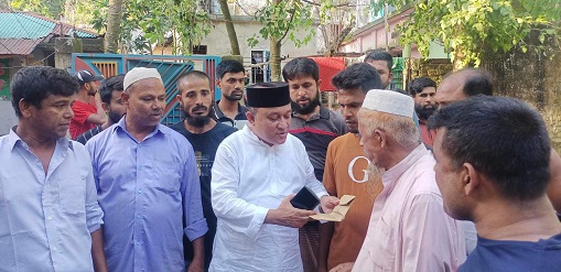 ঘূর্ণিঝড় হামুনে ক্ষতিগ্রস্তদের পাশে এমপি কমল