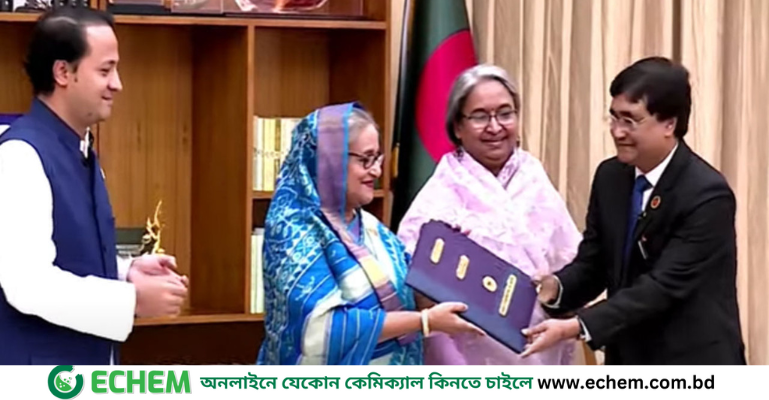 প্রধানমন্ত্রীর কাছে এইচএসসির ফলাফল হস্তান্তর