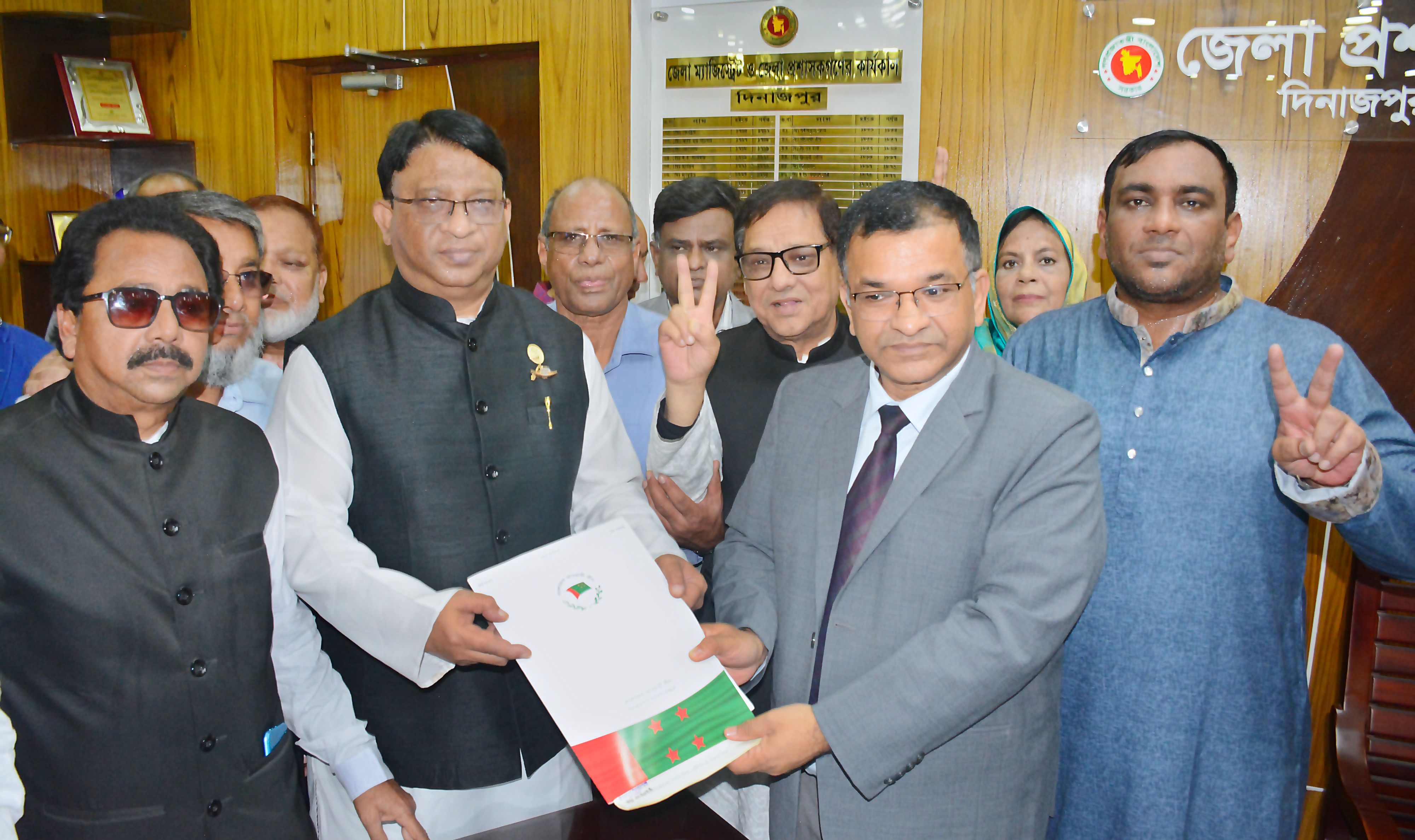 দিনাজপুরের ২৯ প্রার্থীর মনোনয়ন সংগ্রহ, জমা দিয়েছেন ২ জন