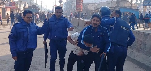 নোয়াখালীতে মিছিল থেকে বিএনপির ৩ নেতা গ্রেপ্তার
