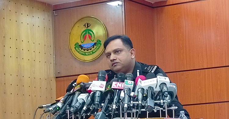 মোহনগঞ্জ ট্রেনে আগুন, কয়েকজন নজরদারিতে: র‌্যাব