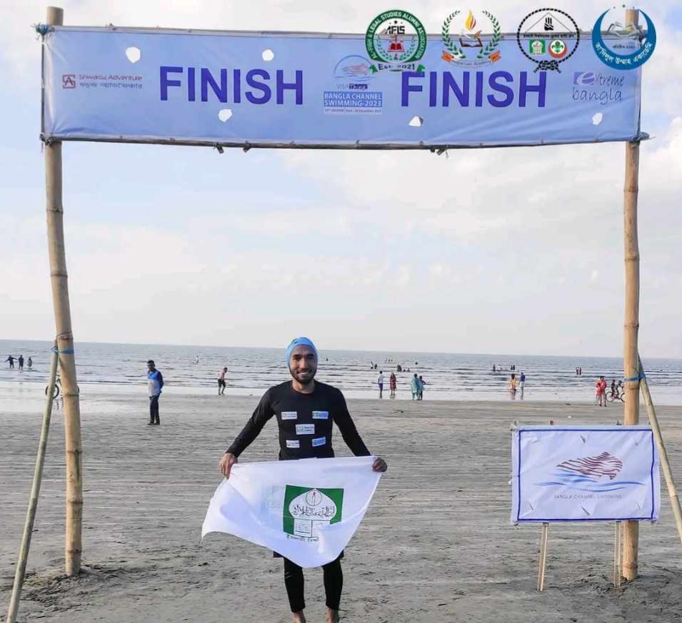 প্রথমবারের মতো বাংলা চ্যানেল পাড়ি দিলেন ইবি শিক্ষার্থী মূসা