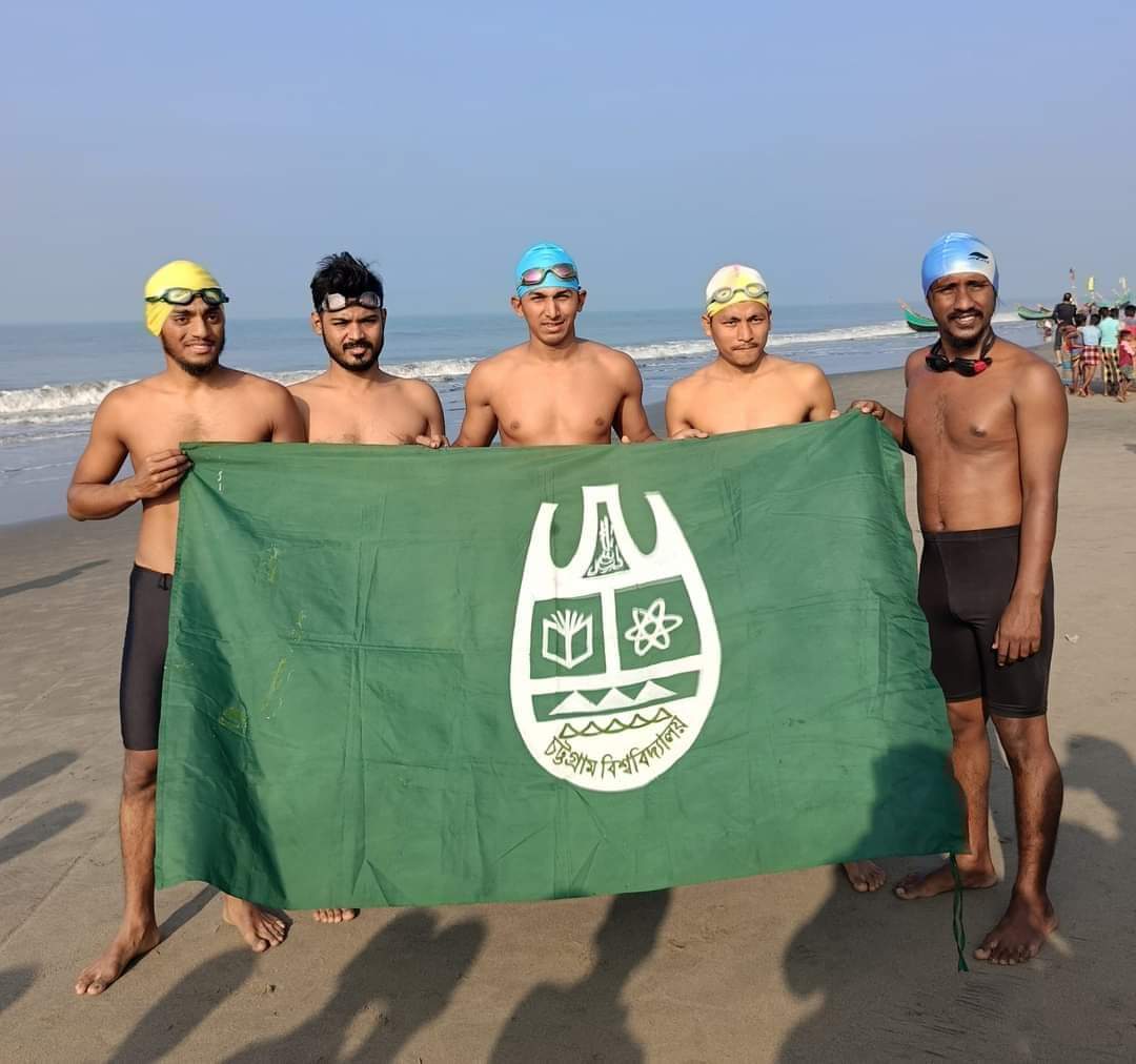 বাংলা চ্যানেল পাড়ি দিল চবির ৫ শিক্ষার্থী