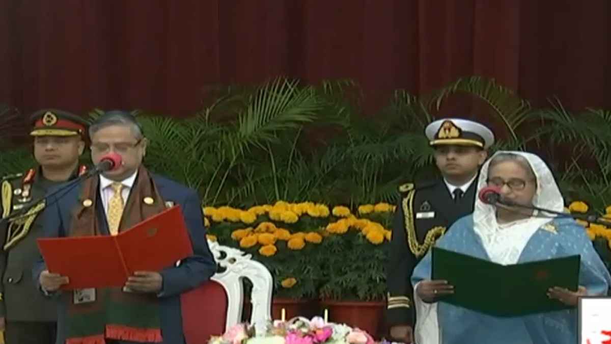টানা চতুর্থবার প্রধানমন্ত্রী হিসেবে শপথ নিলেন শেখ হাসিনা