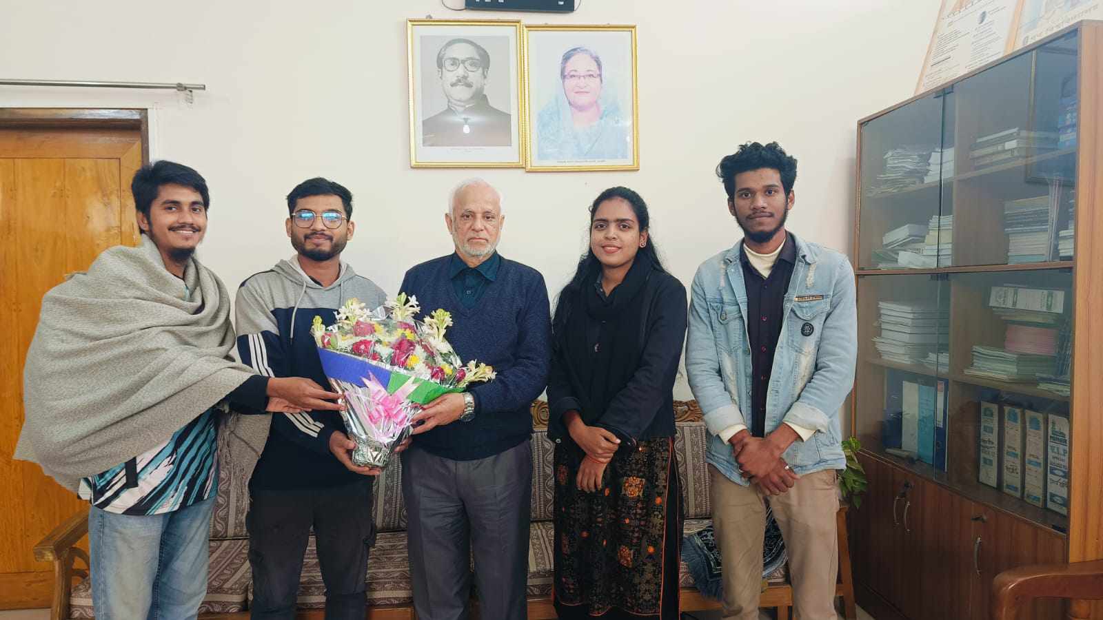 উপাচার্যের সঙ্গে সৌজন্য সাক্ষাতে গবিসাসের একাদশ কমিটি