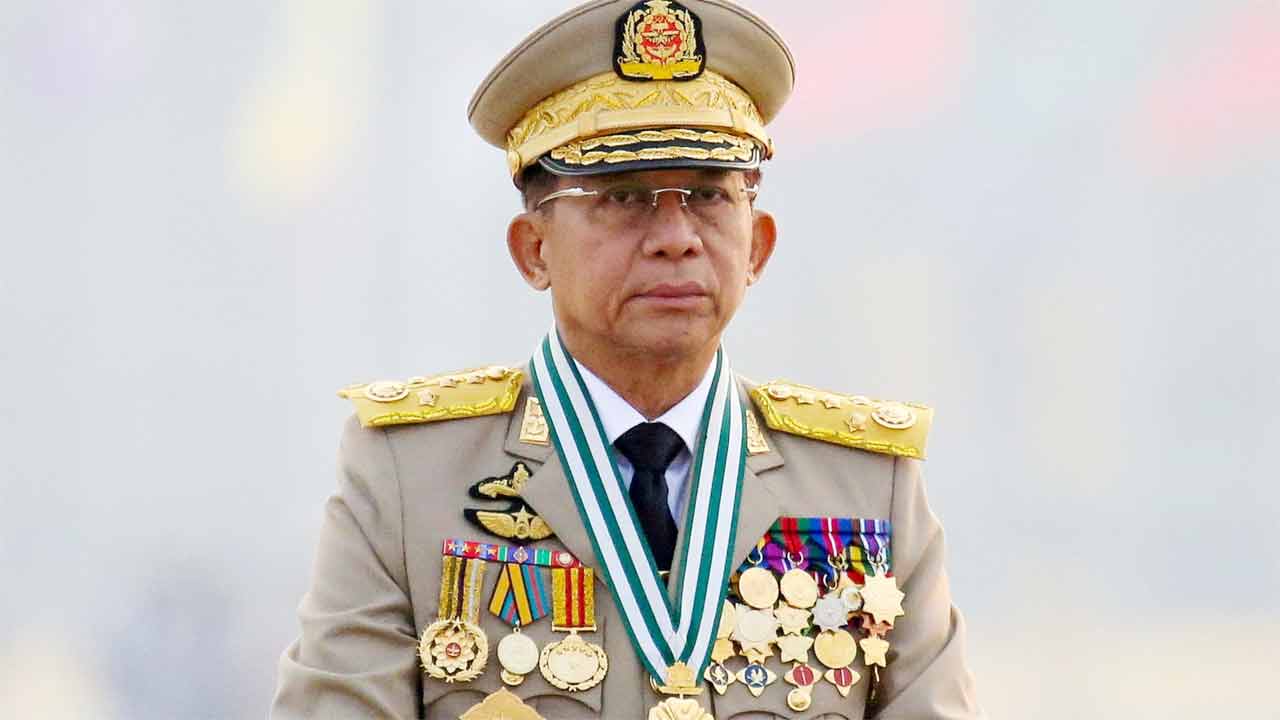 নজিরবিহীন চাপে মিয়ানমারের জান্তা প্রধান