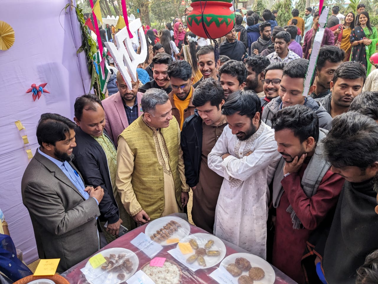 শীতকালীন পিঠা নিয়ে সিকৃবিতে "ঝরা পাতার উৎসব"