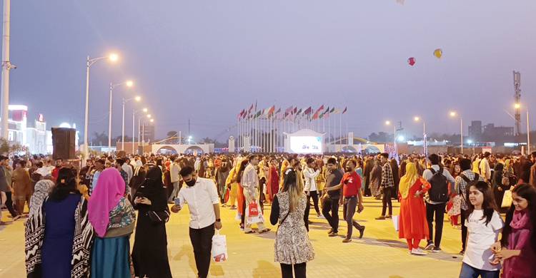 সময় বাড়ছে না বাণিজ্যমেলার