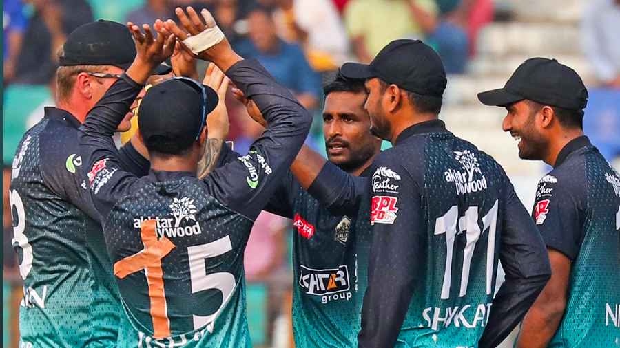 খুলনার প্লে অফের স্বপ্ন মলিন করে বড় জয় চট্টগ্রামের