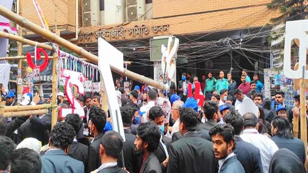 জজ কোর্ট প্রাঙ্গণে ককটেল বিস্ফোরণ