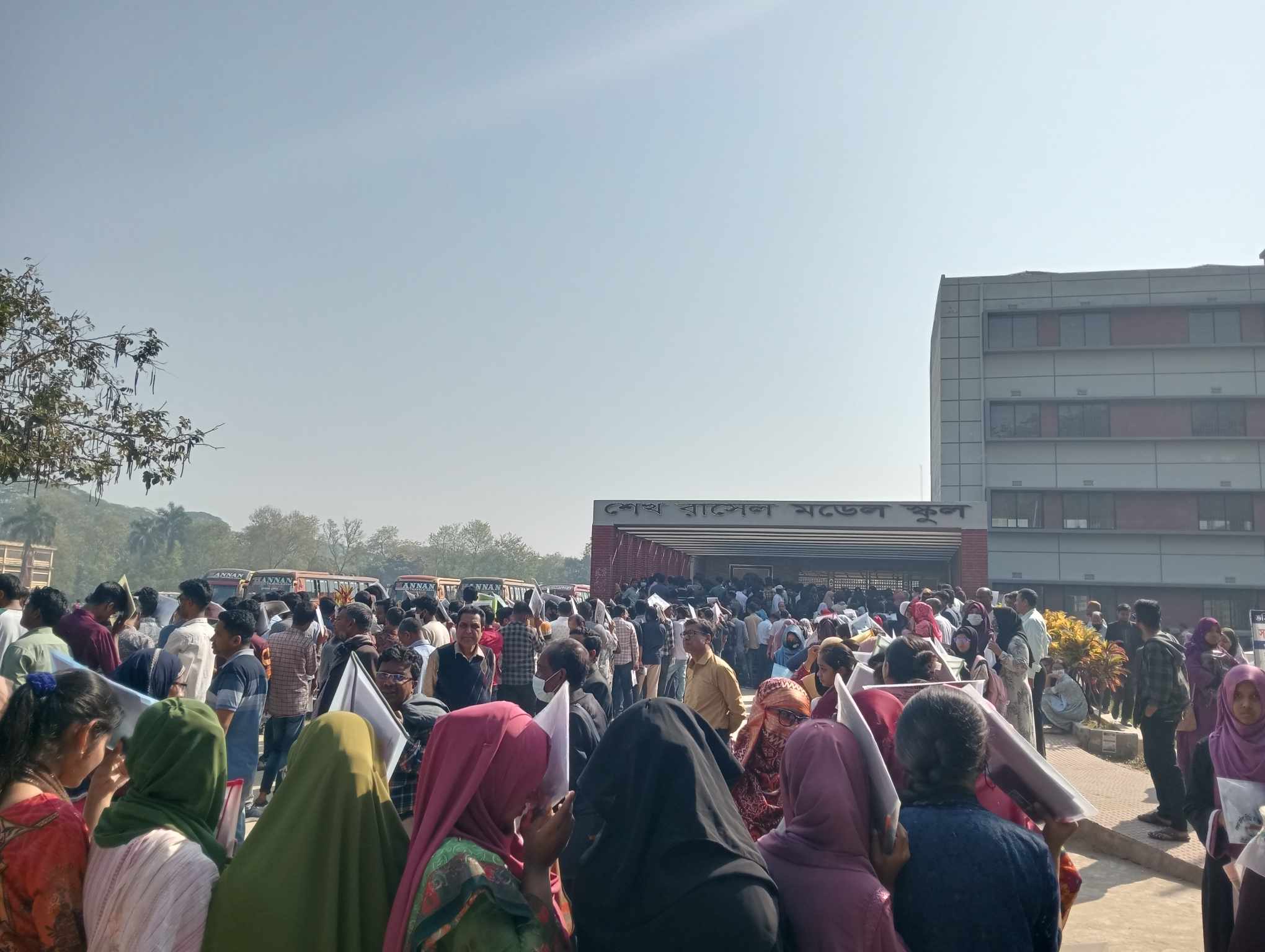 চবির পরীক্ষা রাবি কেন্দ্রে দিতে পেরে খুশি পরিক্ষার্থীরা