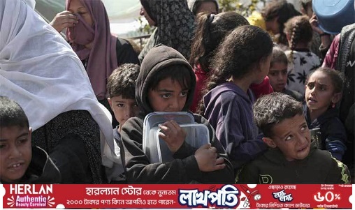 ত্রাণের অপেক্ষায় থাকা ফিলিস্তিনিদের ওপর ইসরায়েলের গুলি, নিহত ১৯