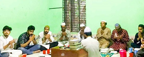 মাদ্রাসা ছাত্রদের সাথে যবিপ্রবি ছাত্রলীগের ইফতার ও রাতের খাবার বিতরণ